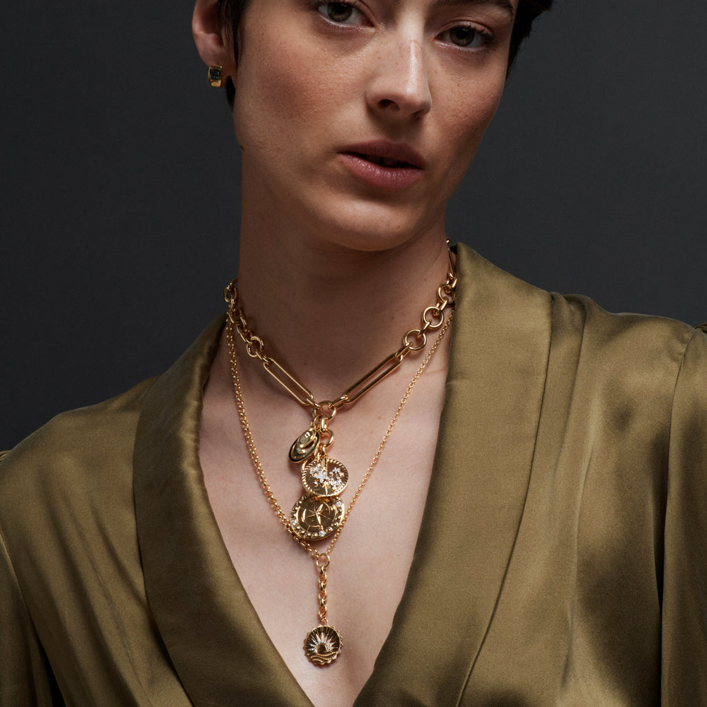 Resilience Large Specialty Medallion : in Gold with Diamonds and an Annex Link view 2