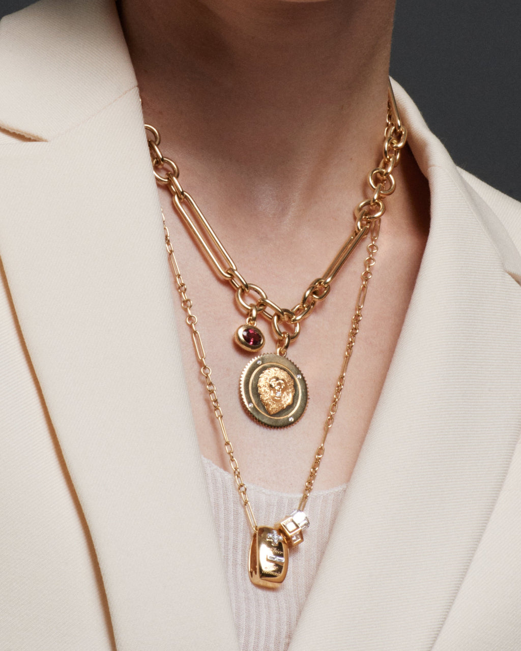 18K Yellow Gold 11.23ct Oval Cut One-of-a-Kind Bi-Color Tourmaline Gemstone Cache Link Pendant : in Yellow Gold with an Annex Link – FoundRae view 7