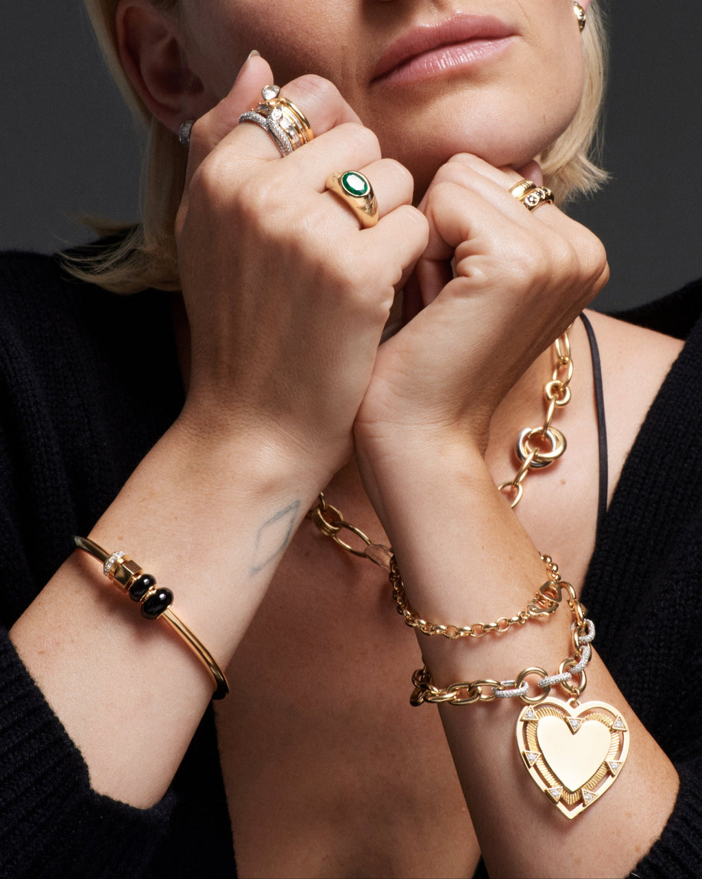 Small Onyx Stone Heart Beat : in Yellow Gold view 2