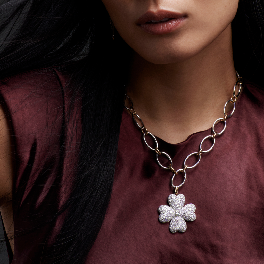 Snow Pavé Diamond Four Heart Clover Oval Link Necklace : in Mixed Gold view 2