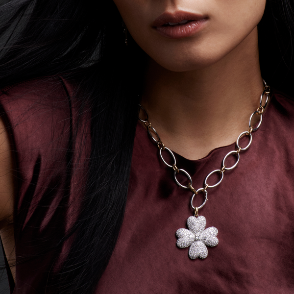 Snow Pavé Diamond Four Heart Clover Oval Link Necklace : in Mixed Gold