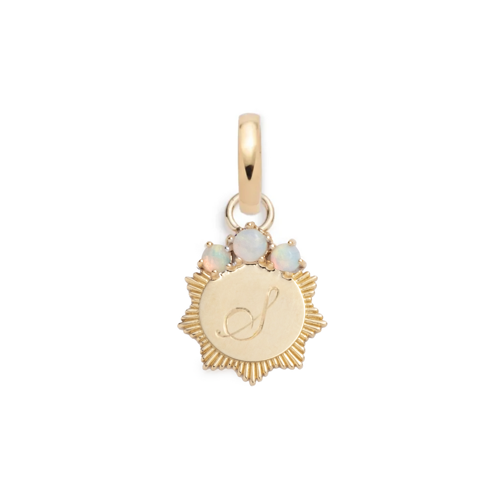 Opal Engravable Miniature Medallion : in Yellow Gold with an Annex Link view 1