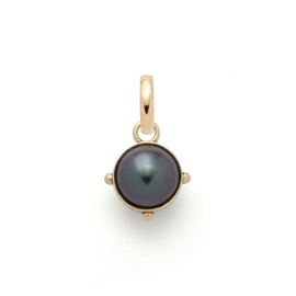 Sana Pearl Small Pendant : in Yellow Gold with an Annex Link