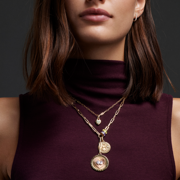 True Love Baguette Peridot Heart Beat : in Yellow Gold