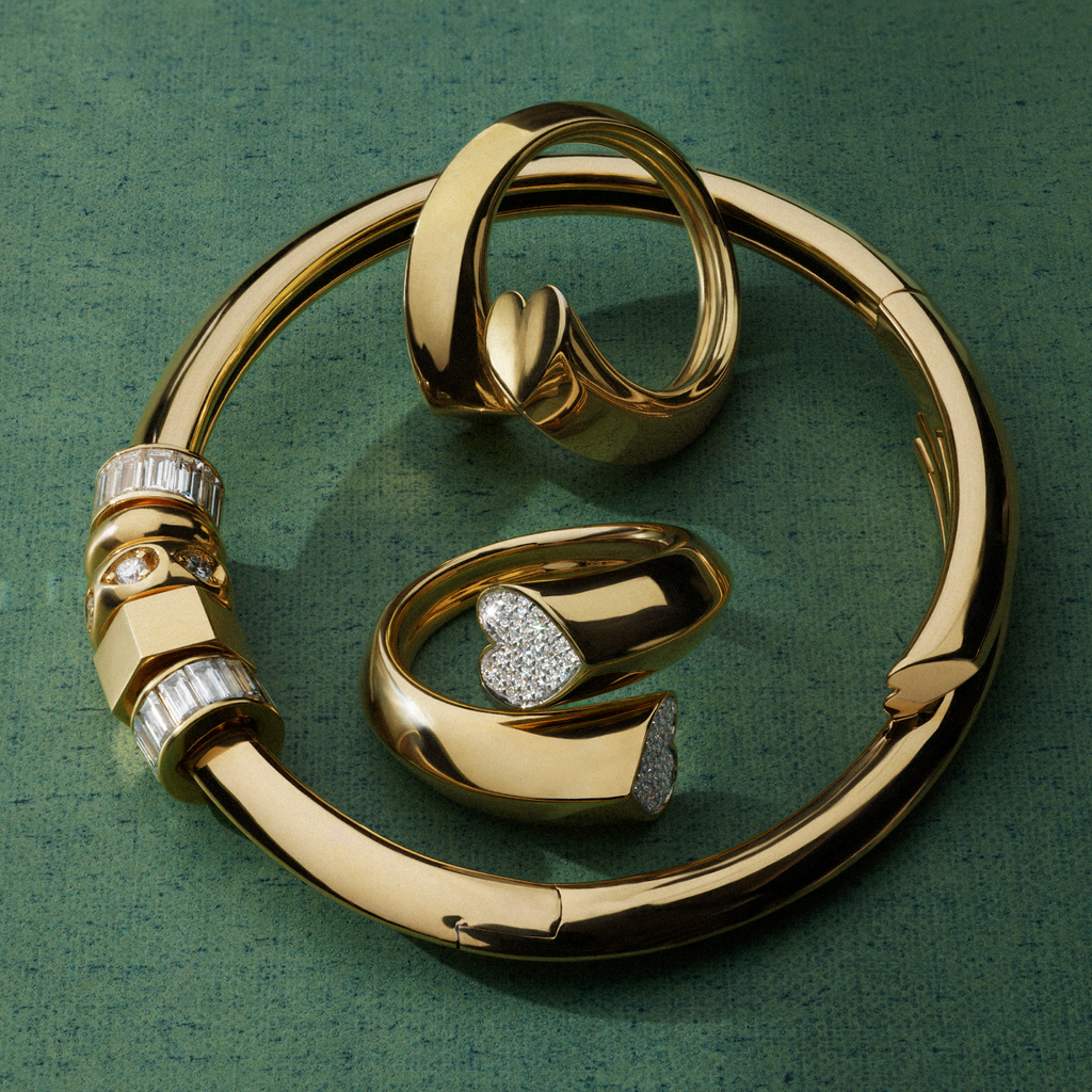 Strong Heart Pavé Diamond Love Link Ring : in Yellow Gold view 2