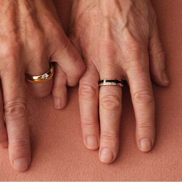 True Love Custom Thin Band : in Yellow Gold with Black Ceramic