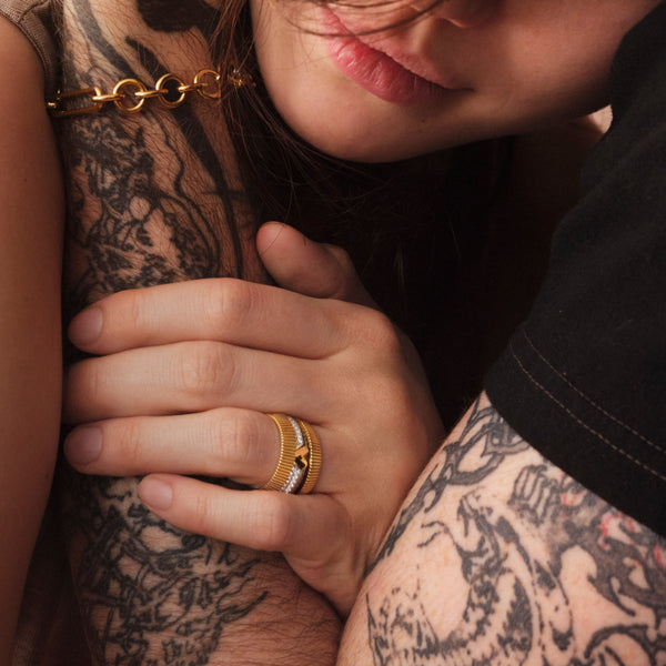 Strong Heart Band : in Mixed Gold with Pave Diamonds