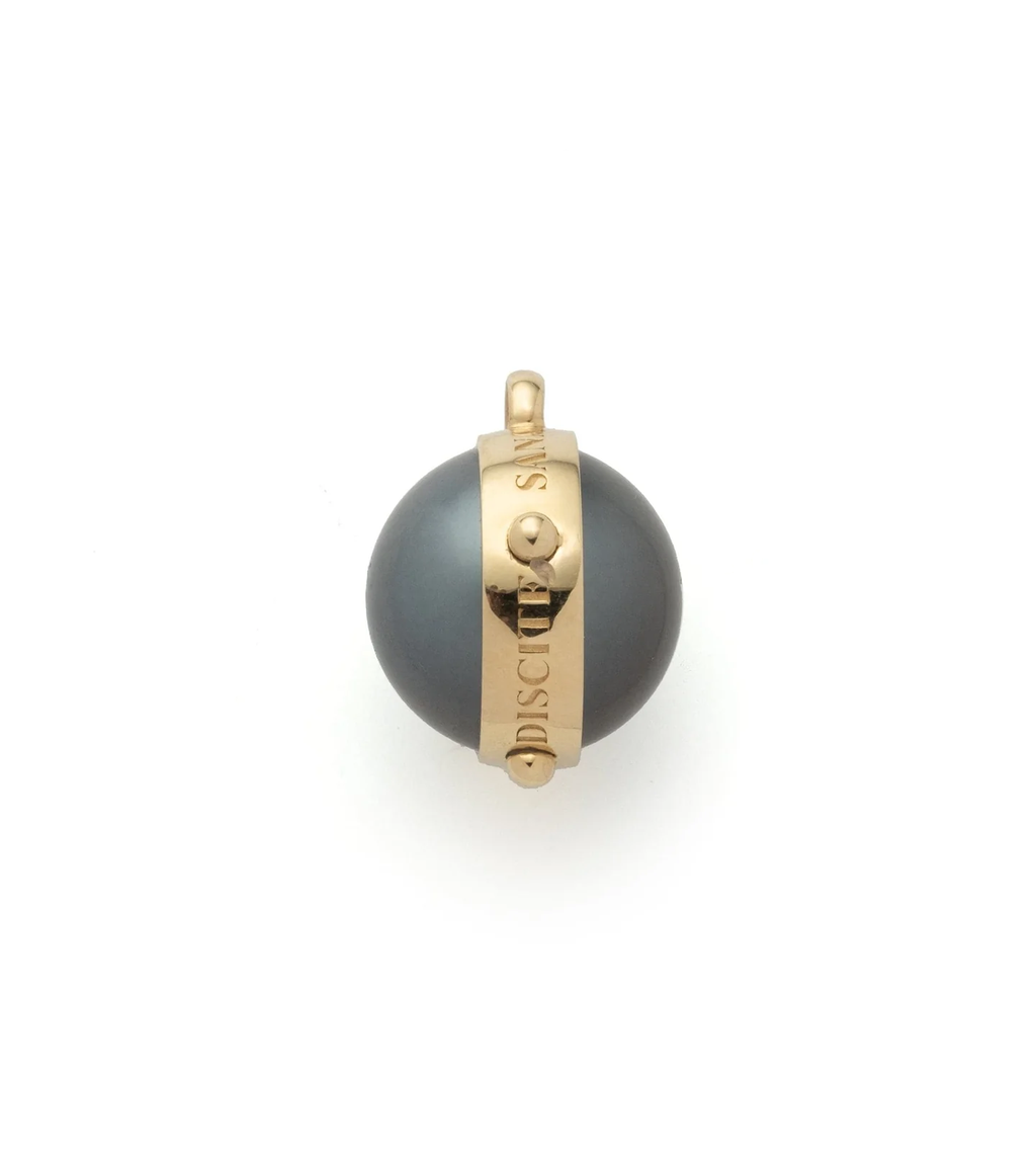 18K Yellow Gold Sana - Wholeness : Large Pearl Medallion – FoundRae