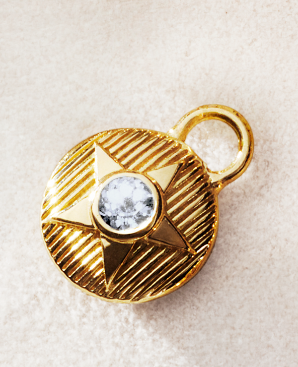 Diamond <div style="font-family: 'Basketville', serif; font-style: italic; text-transform: capitalize !important; font-size: 9pt;  padding-top: 2px; ">April</div>