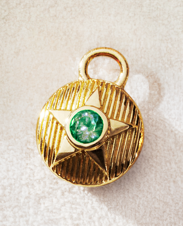 Emerald <div style="font-family: 'Basketville', serif; font-style: italic; text-transform: capitalize !important; font-size: 9pt;  padding-top: 2px; ">May</div>