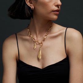 Feather Large Pendant : in Yellow Gold with an Annex Link