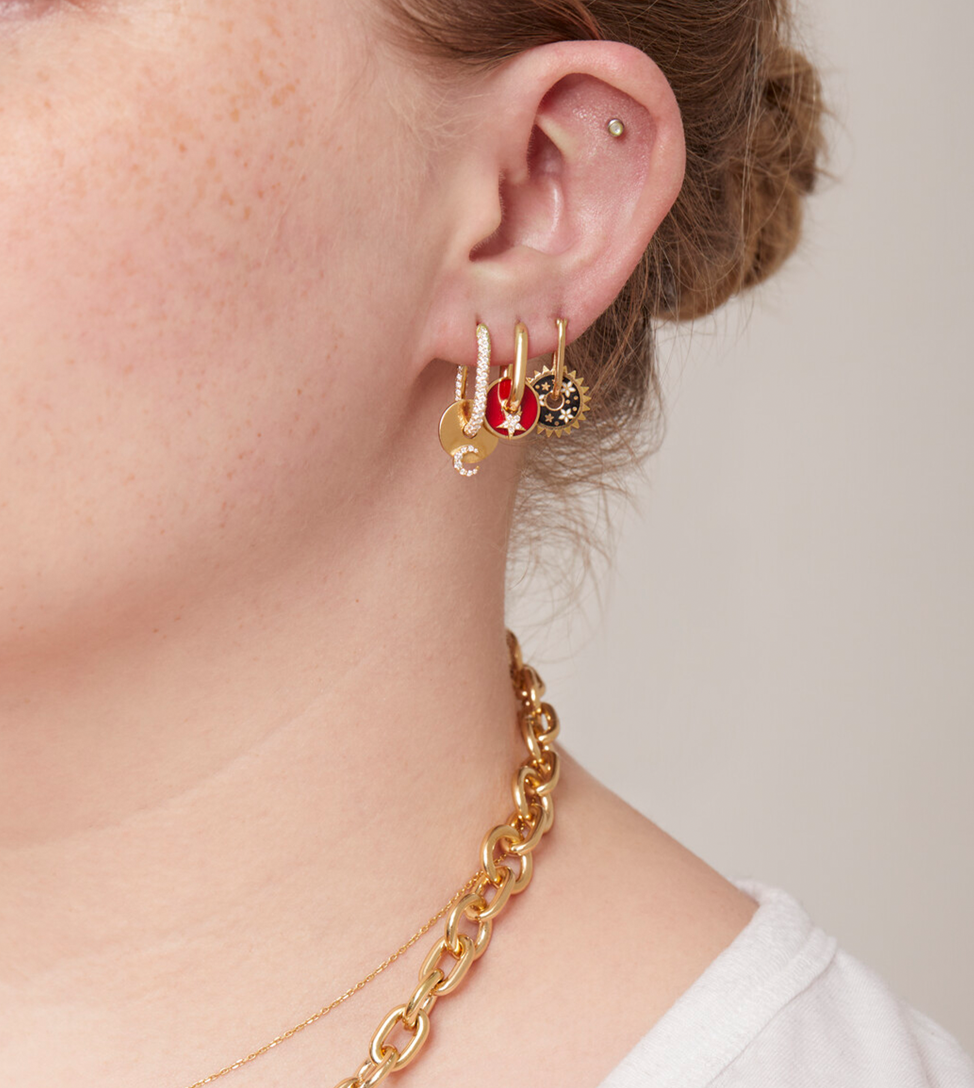 Red Star - Strength : Petite Chubby Fob Earring Story